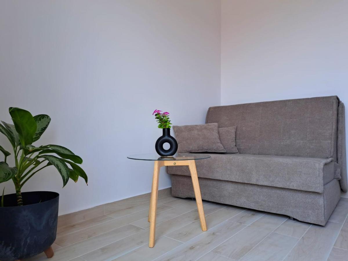 Apartma Ida View *